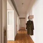 公寓 The Maison - Boutique With Terrace & Garage, 160sqm